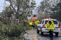 Chùm ảnh bão ‘sông khí quyển’ tàn phá California 