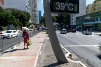 Chùm ảnh cái nóng ngột ngạt 62,3 độ C thiêu đốt thủ đô Brazil 