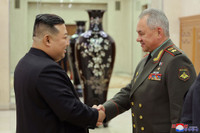 Chùm ảnh ông Sergei Shoigu thăm triển lãm quốc phòng Triều Tiên