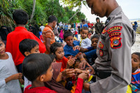 Hình ảnh hơn 100 người tị nạn Rohingya vật vờ khi đến Indonesia 