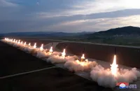Triều Tiên tập trận bắn tên lửa siêu lớn, thể hiện sẵn sàng đòn phủ đầu