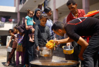 Hình ảnh trẻ em Palestine vật vã trong đói khát