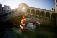 Chùm ảnh lễ hội hóa trang Venice thu hút hàng nghìn du khách khắp thế giới