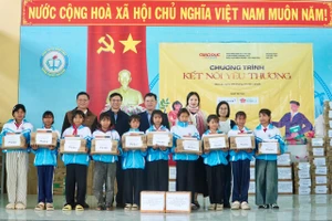 ‘Kết nối yêu thương’ đến với học sinh vùng khó Chơ Long