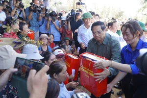 Thủ tướng Phạm Minh Chính kiểm tra thiệt hại do bão Kalmaegi tại Gia Lai