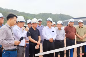 Đoàn đại biểu nước CHDCND Lào tham quan Formosa Hà Tĩnh (Ảnh BHT).