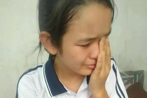 Những 'cơn sóng dữ' nuốt chửng tuổi thơ của cô bé tội nghiệp