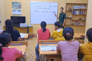 Bộ đội biên phòng gieo chữ nơi vùng biên