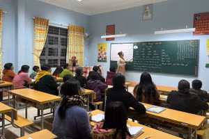 Lớp học xóa mù chữ ở Gia Lai.