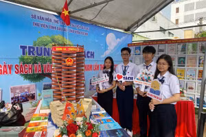 Học sinh tham gia Ngày Sách và Văn hóa đọc Việt Nam.