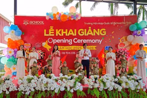 Lễ khai giảng năm học mới tại Trường Hội nhập quốc tế iSchool Hà Tĩnh.