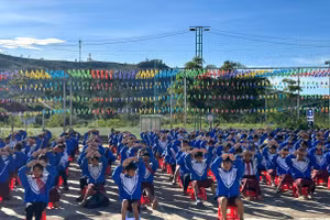 Học sinh Trường tiểu học xã Đăk Hà đa phần là con em người Xơ Đăng.