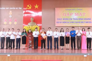 UBND tỉnh Hà Tĩnh tổ chức vinh danh em Trần Minh Hoàng (HS Trường THPT Chuyên Hà Tĩnh) - HCB Olympic Toán quốc tế 2024.