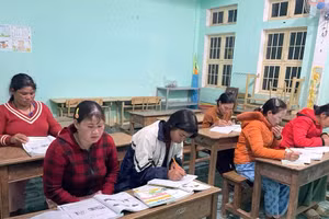 Các học viên từ chưa biết chữ, nay đã biết đọc biết viết.