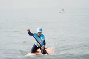 Vận động viên tăng tốc về đích.