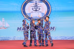 Phần thi giới thiệu của thí sinh.