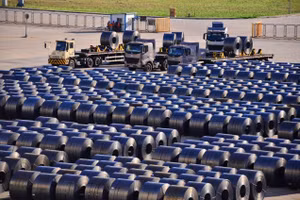 Việc Mỹ nâng mức thuế nhập khẩu thép và nhôm từ 25% lên 50% được xem như “cú sốc” đối với doanh nghiệp Việt Nam, trong đó có FHS.