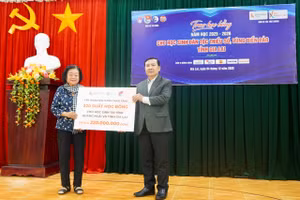 Những suất học bổng được hỗ trợ cho tỉnh Gia Lai nhằm động viên, khích lệ các em vươn lên trong học tập.