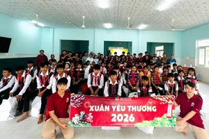 iSchool Quy Nhơn trao hơn 334 triệu đồng học bổng, quà Tết cho những hoàn cảnh khó khăn.
