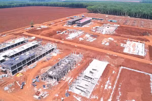 Công trình Trường Phổ thông dân tộc nội trú liên cấp Tiểu học và THCS ở khu vực biên giới tỉnh Gia Lai được đẩy nhanh tiến độ để kịp đưa vào hoạt động từ năm học 2026-2027.