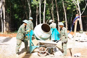 Lực lượng quân đội hỗ trợ, sớm đưa trường nội trú liên cấp tại Gia Lai đi vào hoạt động.