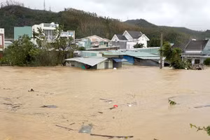 Những ngày qua trên địa bàn tỉnh Gia Lai xuất hiện mưa lớn, nước dâng nhanh khiến nhiều khu vực ngập sâu, người dân bị cô lập.