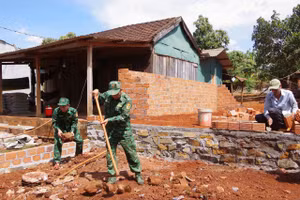 Nhờ sự chung tay của toàn xã hội, nhiều hộ nghèo được xóa nhà tạm, ổn định cuộc sống.