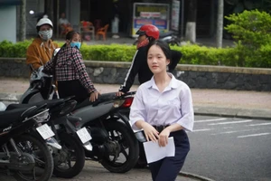 Học sinh thi tuyển sinh vào lớp 10 ở Kon Tum.