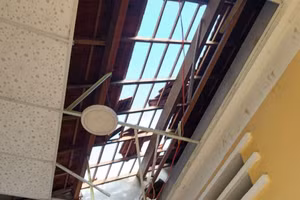 Trường học ở Gia Lai tan hoang sau bão Kalmaegi