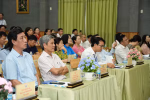 Các đại biểu tham dự tọa đàm.