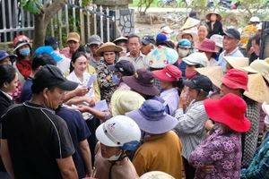 Trường THCS Thực hành Sư phạm Lý Tự Trọng mang những phần quà thiết thực, ý nghĩa hỗ trợ học sinh vùng lũ.