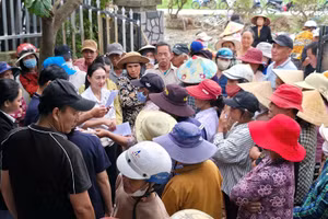 Trường THCS Thực hành Sư phạm Lý Tự Trọng mang những phần quà thiết thực, ý nghĩa hỗ trợ học sinh vùng lũ.