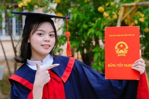 Không học thêm, Y Thị Viện xuất sắc đạt điểm 10 môn Địa lý trong Kỳ thi tốt nghiệp THPT 2025.