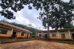 Lớp học ghép nơi vùng biên và nỗi lo những ngày mưa gió