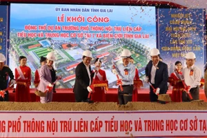 Phó Thủ tướng Hồ Quốc Dũng dự Lễ khởi công trường nội trú liên cấp ở Gia Lai