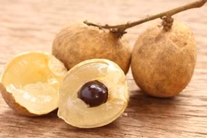 Bé 2 tuổi tử vong do hóc hạt nhãn