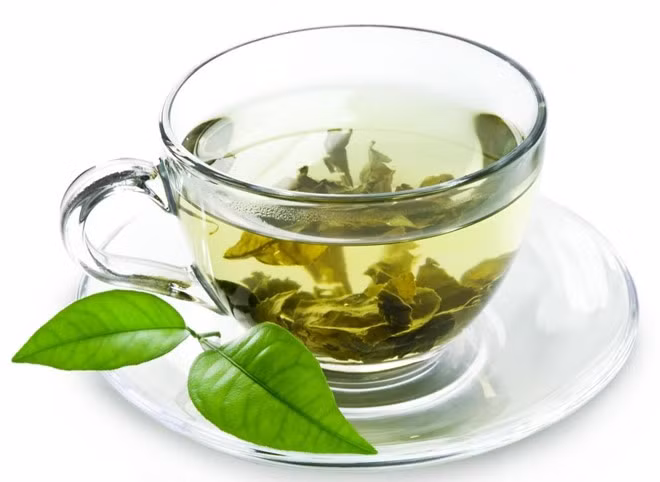 rà xanh: Uống một ly trà xanh mỗi buổi sáng và buổi tối. Trà này có hiệu quả giúp phát triển một hệ thống miễn dịch khỏe mạnh. Ảnh: Beverage