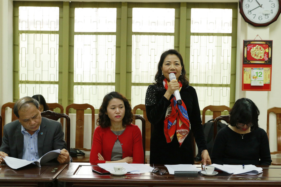 Đại biểu tham gia góp ý kiến cho buổi triển lãm tư liệu. Đại biểu tham gia góp ý kiến cho buổi triển lãm tư liệu.