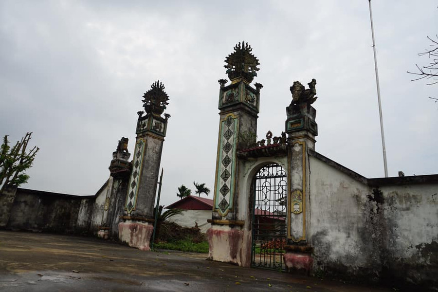 Cổng đình Phú Vĩnh