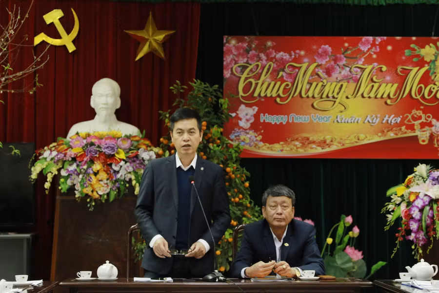 Cục trưởng Cục Văn thư và Lưu trữ nhà nước Việt Nam Đặng Thanh Tùng phát biểu tại buổi làm việc.