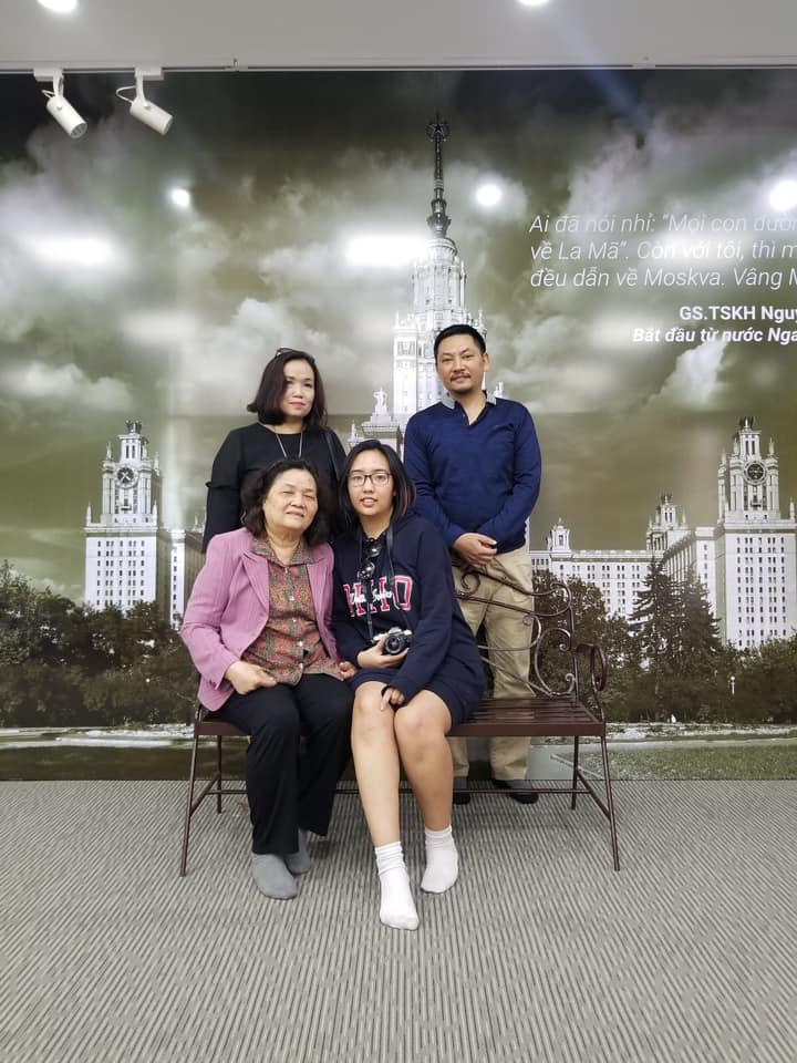 Gia đình cố GS. TS Nguyễn Hữu Đống lên thăm Công viên di sản. Gia đình cố GS. TS Nguyễn Hữu Đống lên thăm Công viên di sản.