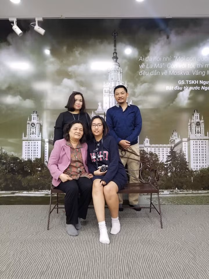 Gia đình cố GS. TS Nguyễn Hữu Đống lên thăm Công viên di sản.