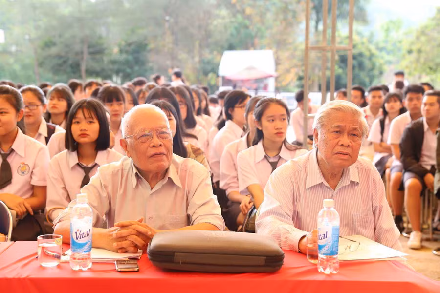 GS Phong Lê và Nhà thơ Vũ Quần Phương - 2 diễn giả của chương trình