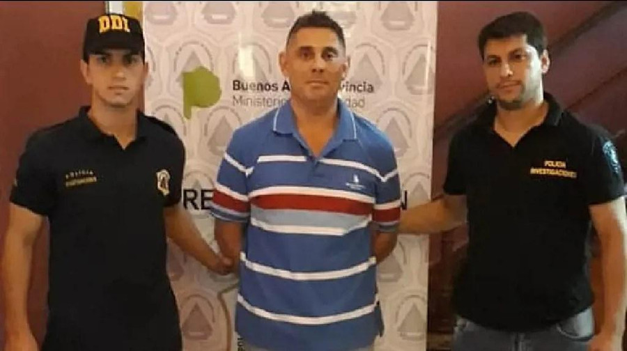 Rubén Alberto “Beto” (giữa) bị bắt khi đang đi cùng bạn gái. Rubén Alberto “Beto” (giữa) bị bắt khi đang đi cùng bạn gái.