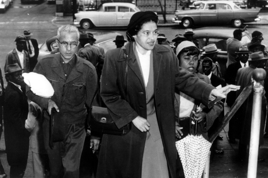 Suốt đời, bà Rosa Parks đấu tranh và làm việc vì quyền bình đẳng cho người da màu. Ảnh: Bbc.com