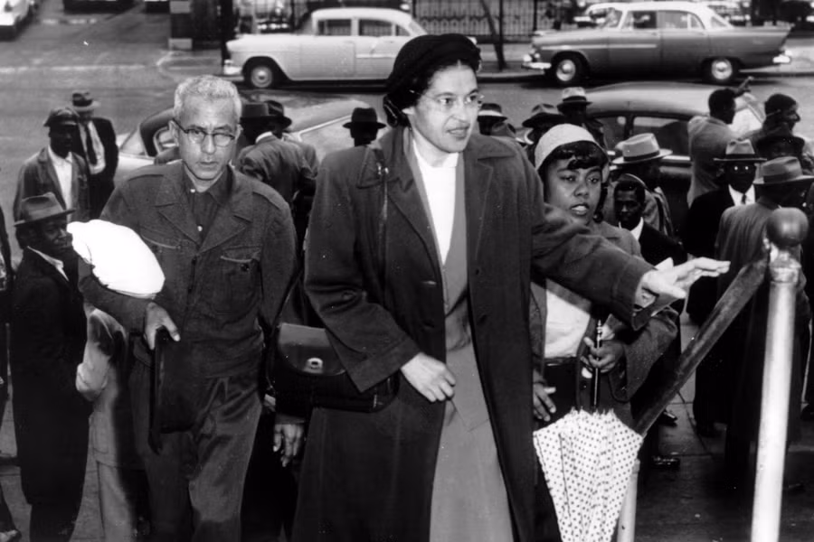 Suốt đời, bà Rosa Parks đấu tranh và làm việc vì quyền bình đẳng cho người da màu. Ảnh: Bbc.com