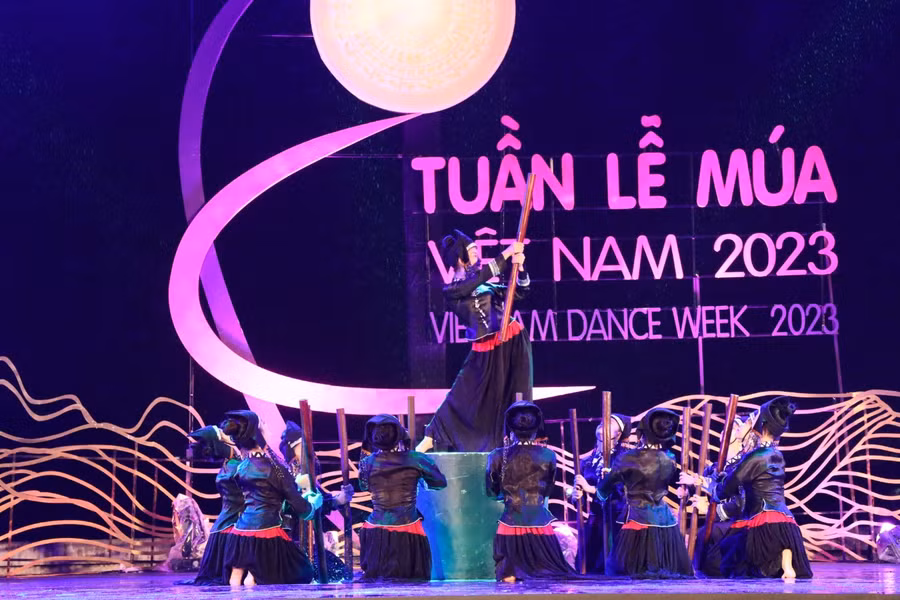 Tác phẩm múa 'Giã vải' của biên đạo Hà Trung. Ảnh: Thanh Hoa.