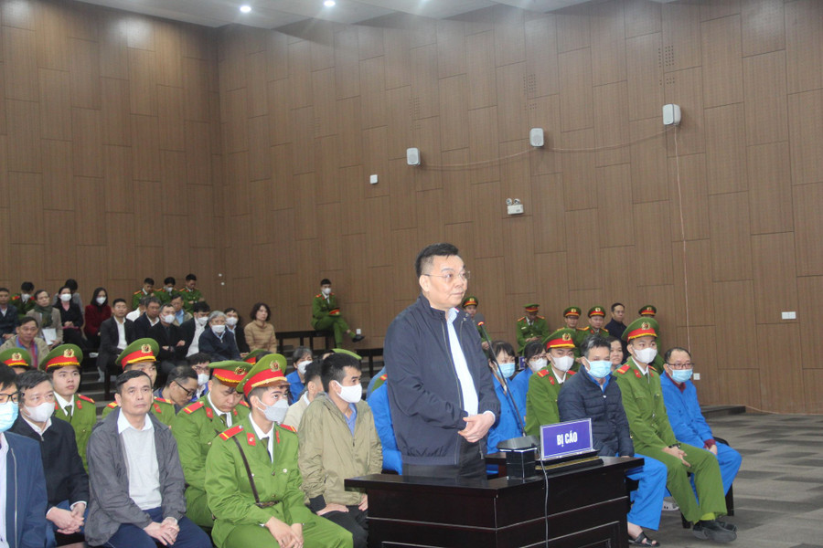 Cựu Bộ trưởng KH&CN Chu Ngọc Anh trước tòa. Cựu Bộ trưởng KH&CN Chu Ngọc Anh trước tòa.