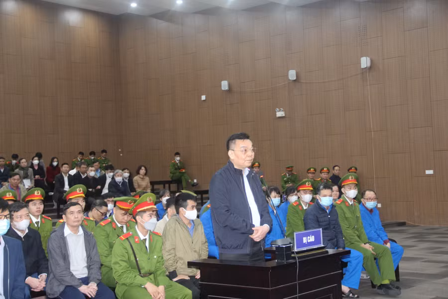 Cựu Bộ trưởng KH&amp;CN Chu Ngọc Anh trước tòa.