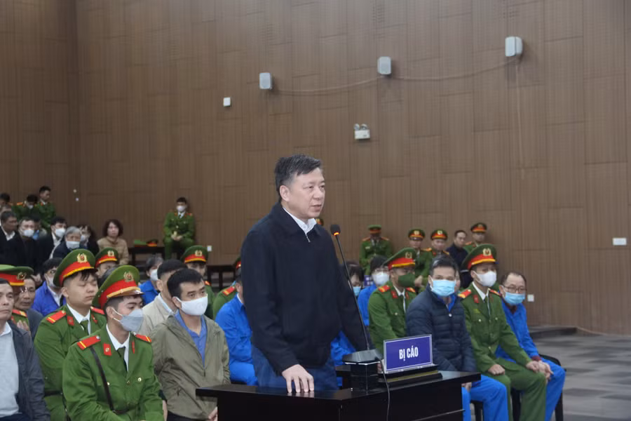 Cựu Bí thư Tỉnh ủy Hải Dương Phạm Xuân Thăng trước tòa.